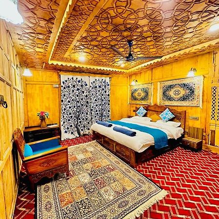 Hotel New Zealand Group Of Houseboats Srīnagar Exterior foto