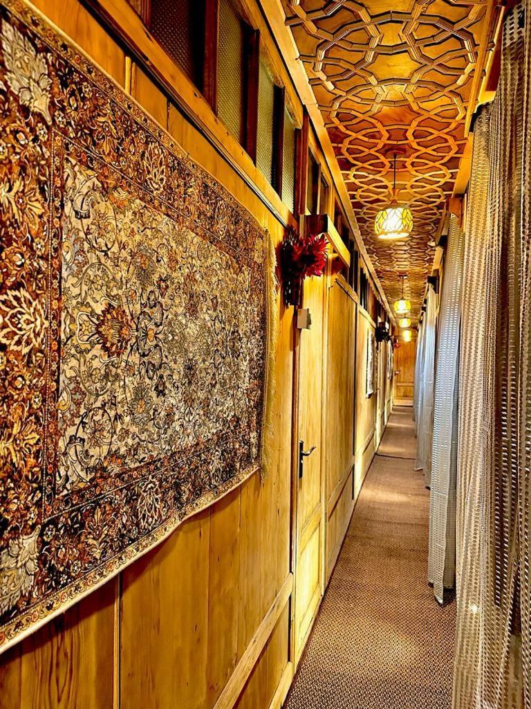 Hotel New Zealand Group Of Houseboats Srīnagar Exterior foto